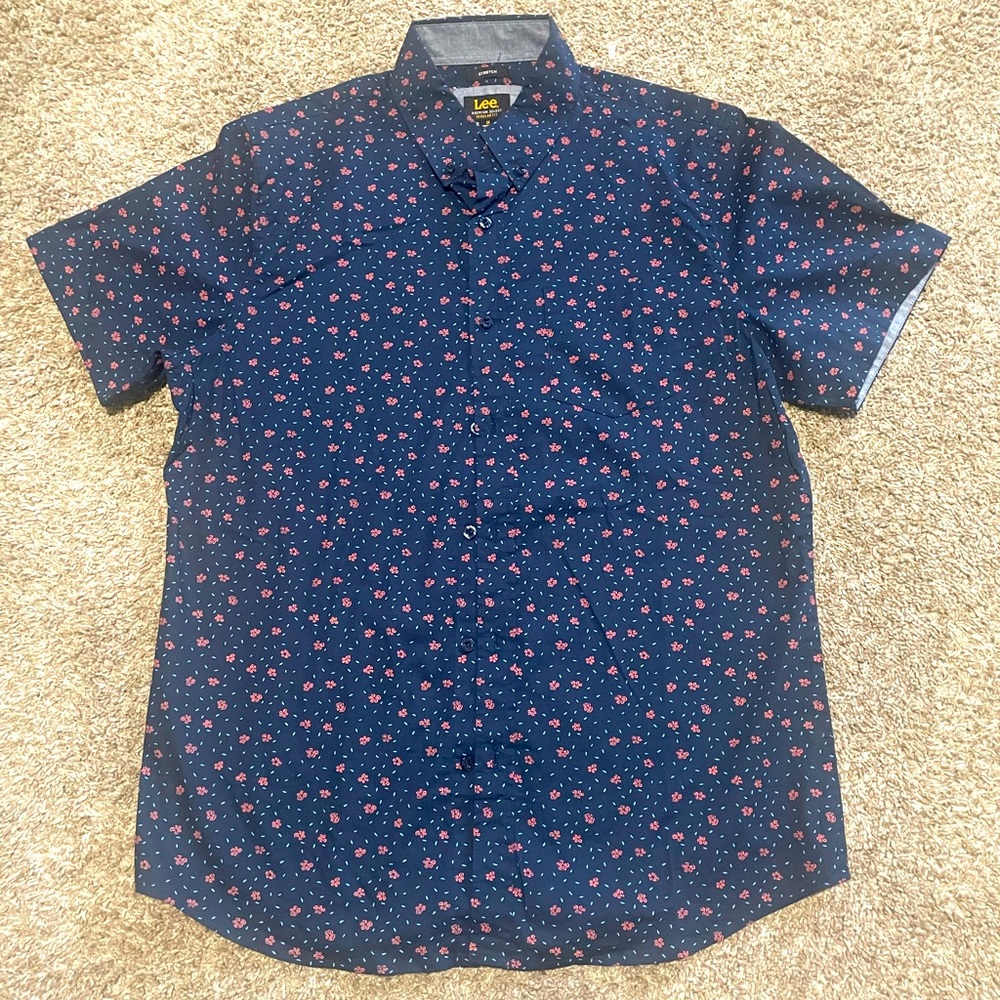 Lee Flower 🌺 style button down